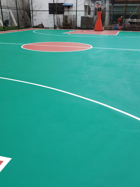 延川 球场长期使用易出现地面开裂
